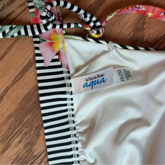 La vie en rose floral bikini top - Picture 5 of 5